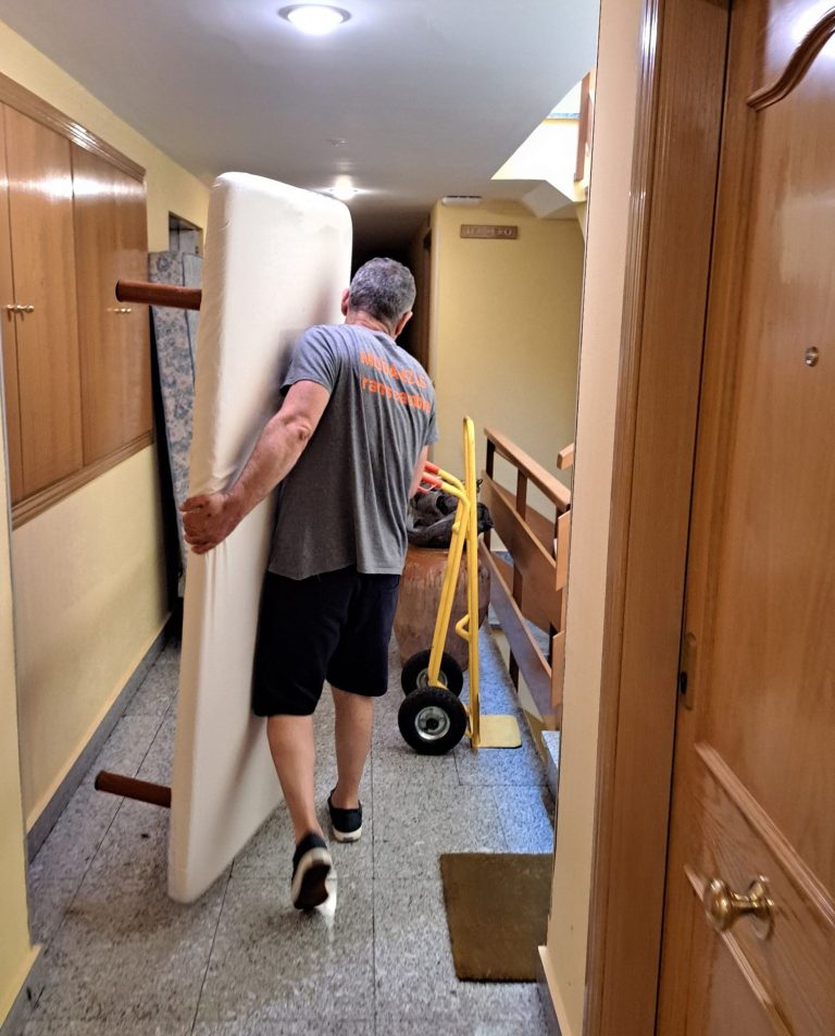 Desmontaje profesional de mobiliario 